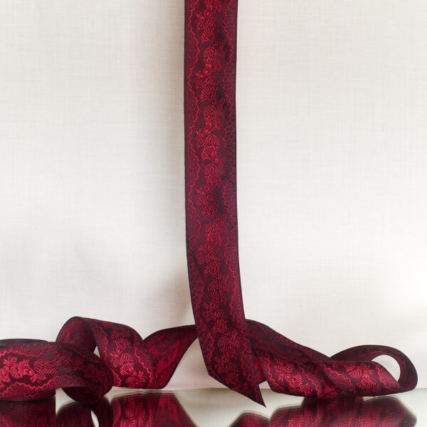 Ross crimson silk ribbon
