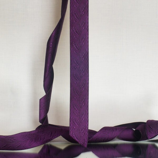 Acorn ribbon purple