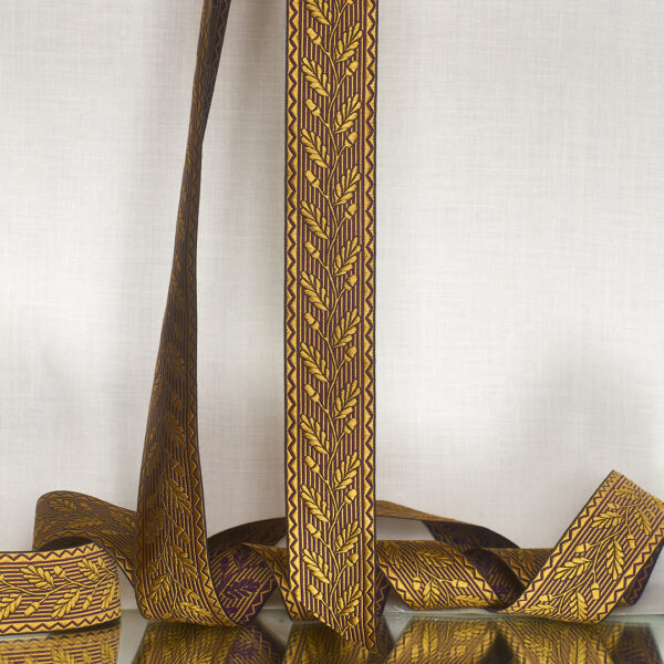 Acorn ribbon, wheta/plum silk