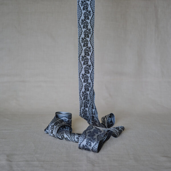 Single Sash Weight Ribbon Ross W01